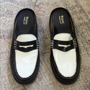Weejuns Women's Black and White Loafers